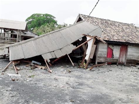 Berikut Kondisi Sementara Desa Way Muli Pulau Sebesi Pasca Diterjang