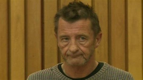 Acdc Phil Rudd Nei Guai Per Un Giro Di Squillo La Band Andrà In Tour