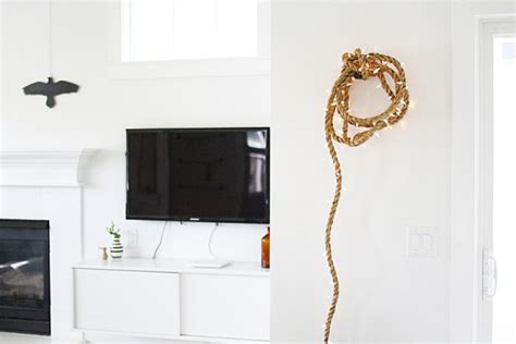 Christmas Decoration Ideas With this Dazzling DIY Rope Light | Decoist