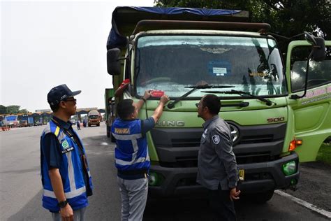 32 Truk ODOL Terjaring Razia Di Tol Balmera