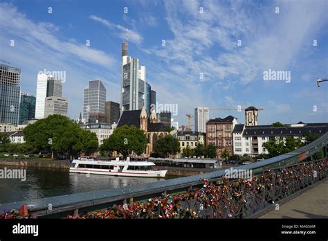 Padlock Bridge Germany Fotos Und Bildmaterial In Hoher Aufl Sung Alamy