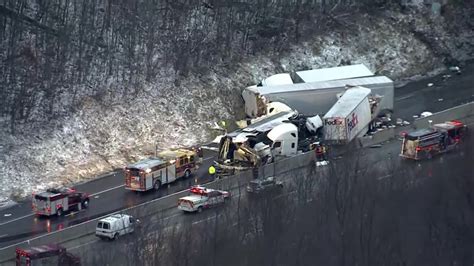 5 Dead Dozens Hospitalized In Pennsylvania Turnpike Crash Youtube