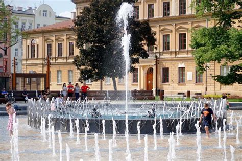 Fontanna na Placu Litewskim znów zamieniła się w basen Lublin Nasze