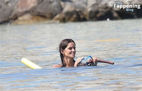 Izabel Goulart Flaunts Her Bikini Body Enjoying A Boat Day In Mykonos Fappening