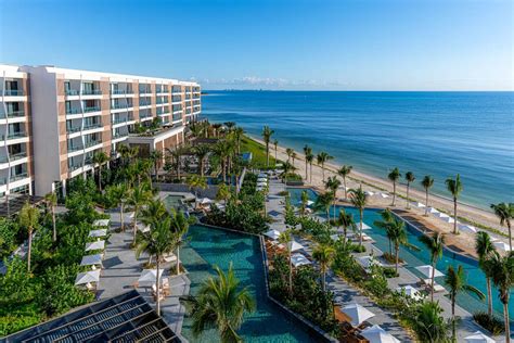 Waldorf Astoria Cancun – Ultimate Jet Vacations' Festive Availability