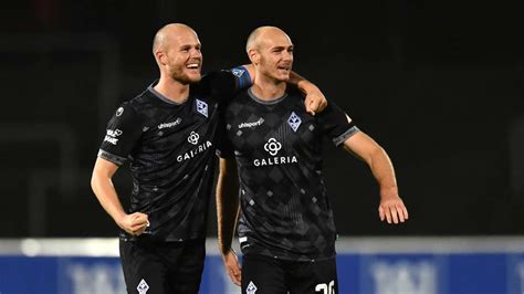 Waldhof Schockt Wehen Wiesbaden Sp T Boyd Trifft In Der Nachspielzeit