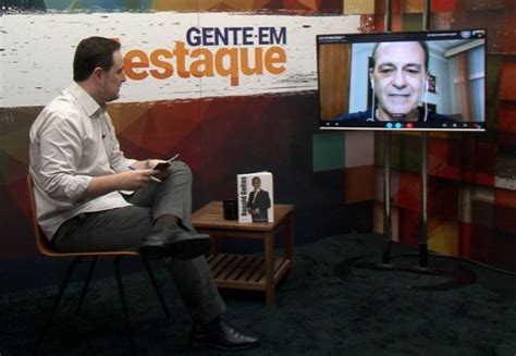 Gente Em Destaque Da Tv C Mara Entrevista Bi Grafo De Ronald Golias