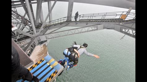 Couple Bungy Jump Auckland Harbour Bridge Bungy Jump YouTube