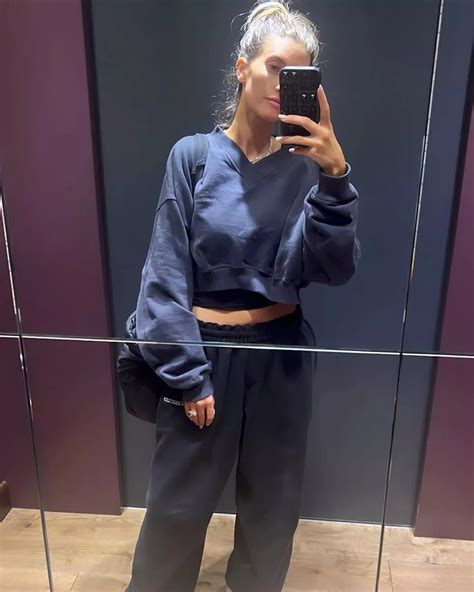 Emmerdale S Charley Webb S Hottest Snaps From Teeny Bikini To Chic Summer Dresses Daily Star