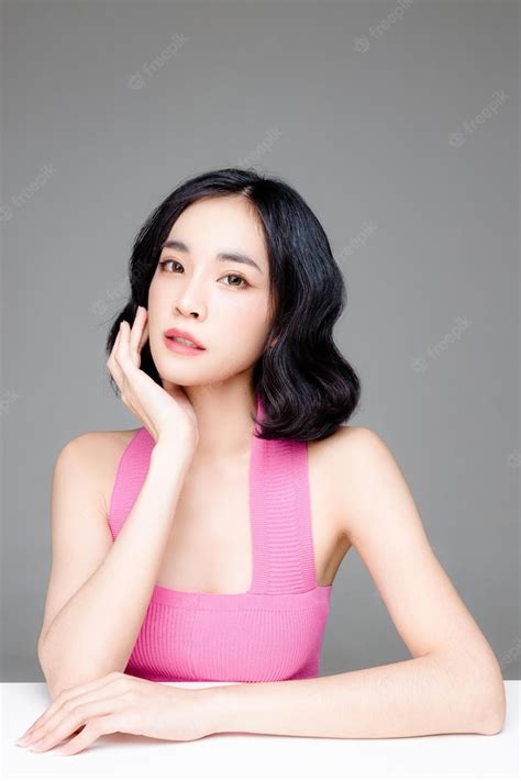 Premium Photo Asian Woman Short Hair With Perfect Clean Fresh Skin