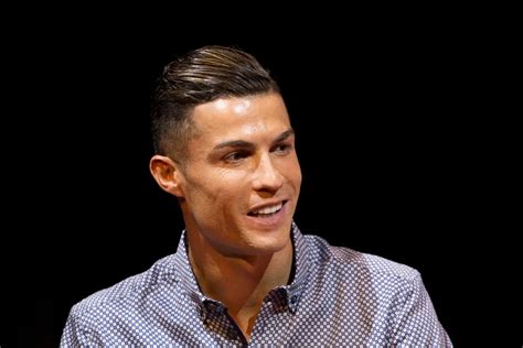 Ronaldo Finalista Do Prémio De Melhor Jogador Da Uefa Sic Notícias