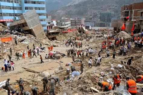 Chinese Rescuers Search Victims Survivors Debris Mudslide Devastation