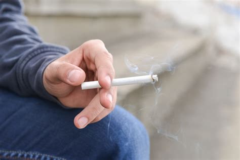 La Gran Bretagna sarà smoke free entro il 2030 Italiani News