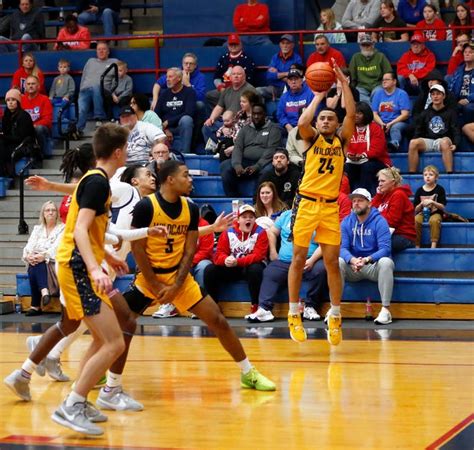 South Bend Riley Mishawaka Boys Basketball Compete At Kokomo Tournament