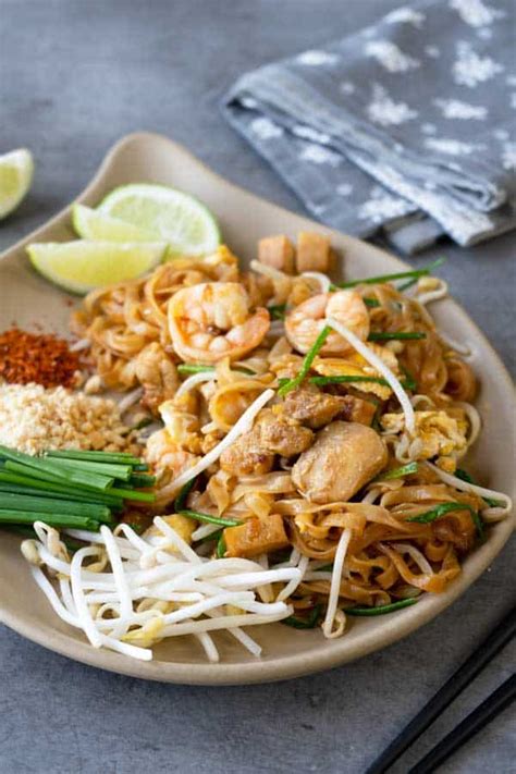 Receta De Pad Thai Fideos De Arroz Salteados El Mundo Eats