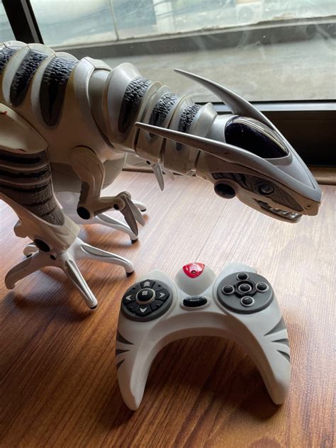 Roboraptor remote control dinosaur, Hobbies & Toys, Toys & Games on ...