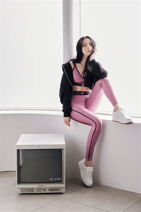 Blackpinks Jisoo In Alo Yoga Spring Campaign Hypebae