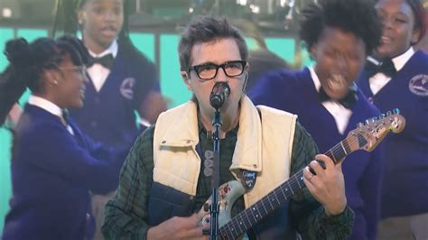 Weezer Sing "Beverly Hills" on America's Got Talent: Watch