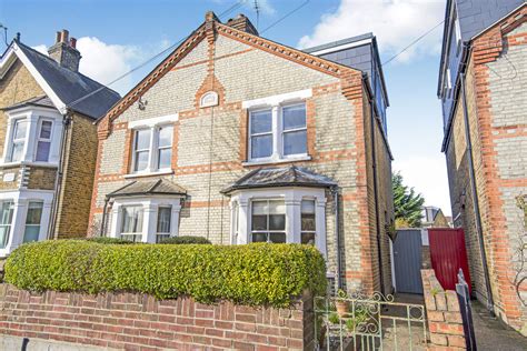 Three Bedroom Semi Detached Semi Detached Detached House Estate Agent