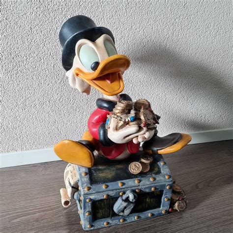 Disney Beeld Dagobert Duck Op Schatkist H 52 Cm Catawiki