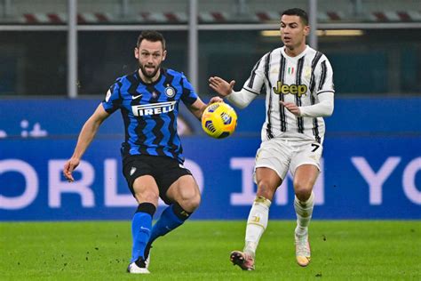 Veja Fotos Do Duelo Entre Inter De Milão E Juventus Pela Semifinal Da