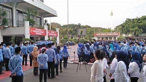 Besaran Gaji Ke Dan Thr Pns Cair H Lebaran Halaman All