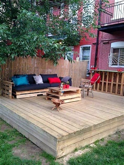 Cheap Creations With Recycled Wood Pallets Pallet Patio Decks