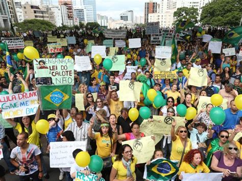 G Manifestantes Protestam Contra O Governo Dilma Na Paulista