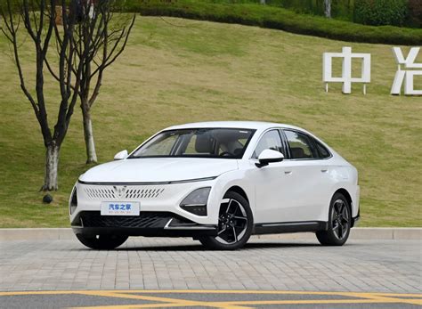 New Energy Vehicles Wuling Starlight 2024 Xingguang Phev Sedan Hybrid