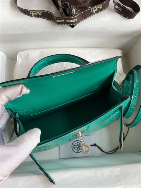 Replica Hermes Kelly Mini Ii Sellier Handmade Bag In Vert Jude Shiny