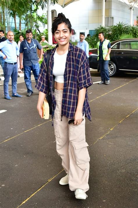 Rashmika Mandanna Caught In Paparazzi Camera At The Airport This Was The Look Of The Actress