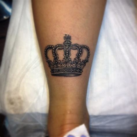 crown tattoo on leg 08.12.2019 №010 -tattoo crown- tattoovalue.net ...