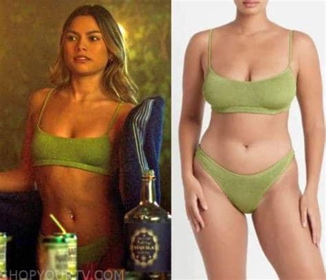 9 Hot Sexy Bella Shepard Bikini Pics