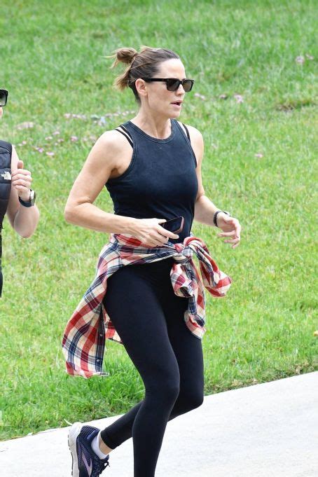 Jennifer Garner Spotted On Intense Run Around Her Neighborhood In