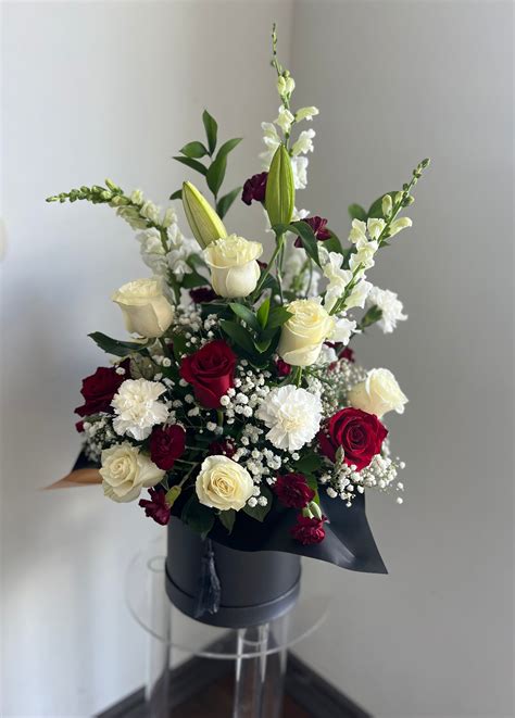 Funeral Sympathy Arrangement | Toy Florist for Funeral Flowers | Best ...