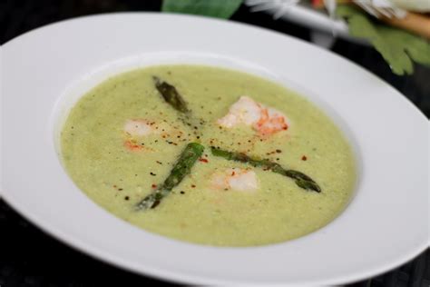 Gr Ne Spargelcremesuppe Mit Garnelen Von Buecherkruemel Chefkoch De