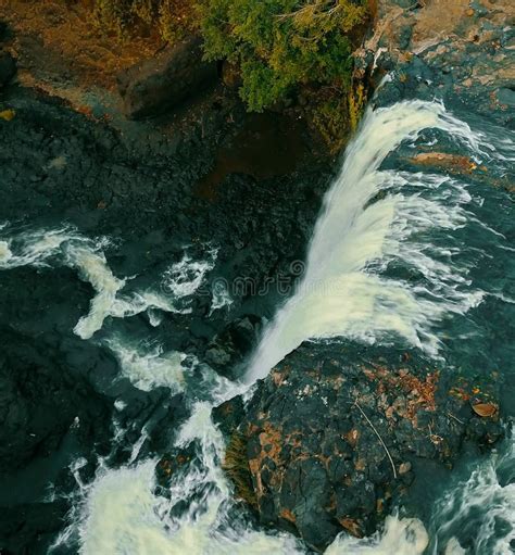 Toma De Drones De Una Hermosa Cascada En Bousra Cascada Cambodia Foto