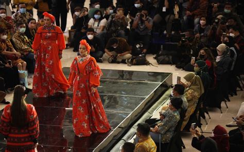 Surabaya Fashion Week Bukukan Transaksi Rp Juta