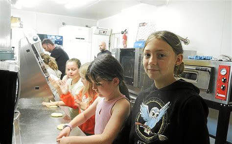 Plouray Les Enfants Ont Savour Latelier De Brioches De La F Te Du