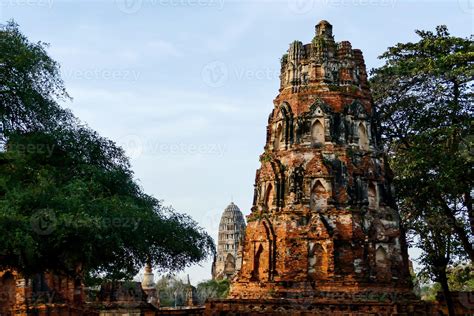 Temple architecture and statues 22664855 Stock Photo at Vecteezy