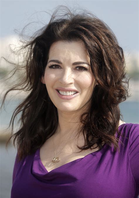 Nigella Lawson Celebrity Chef Choked By Husband Charles Saatchi In London Restaurant [video]