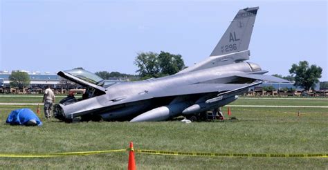 F-16 Crash Oshkosh EAA AirVenture 2011 - Fighter Jets World