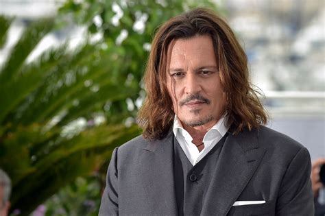 35 Johnny Depp’s Most Iconic Hairstyles Over The Years - Hood MWR