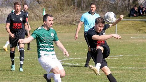 Bezirksliga Nord VSST Günzlhofen zu Gast beim VfB Eichstätt II