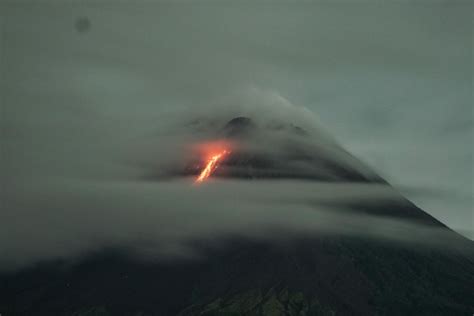 Volume Kubah Lava Kawah Merapi Terus Tumbuh Kini Capai Juta Meter