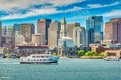 Kapal Wisata Skyline Pusat Kota Boston Massachusetts Foto Stok Unduh