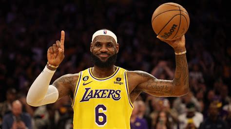 Lebron James Officially Becomes Nba All Time Leading Scorer