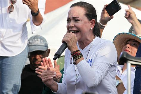 María Corina Machado celebra la votación del Congreso de España que