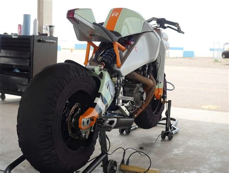 First Look At Ronin S Pikes Peak Race Bike Oishi Yoshio Racing