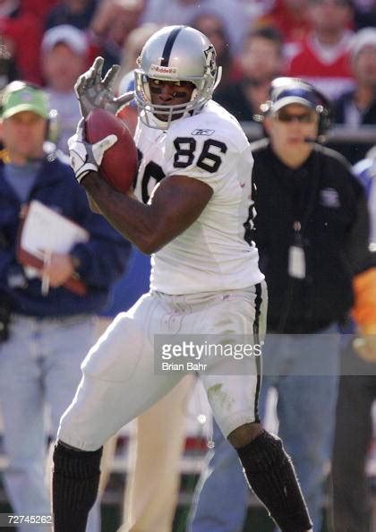 Tight End Randal Williams Of The Oakland Raiders Catches A Pass News